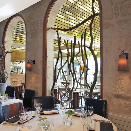 Hotel Logis Les Glycines