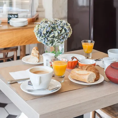 Logis Les Glycines 2* Mellé