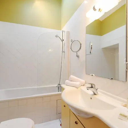 Hotel Logis Les Glycines Mellé