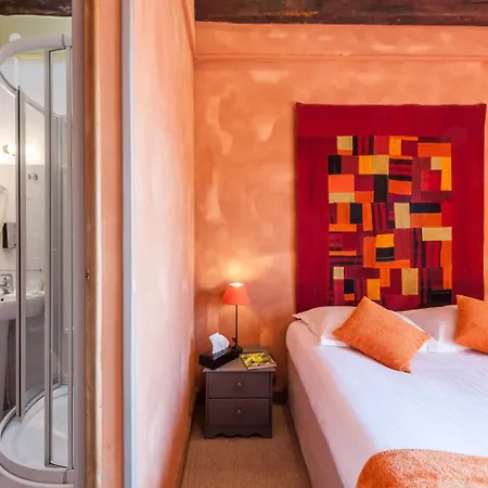 Hotel Logis Les Glycines 2*