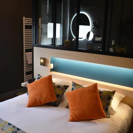 Logis Les Glycines Hotel 2*