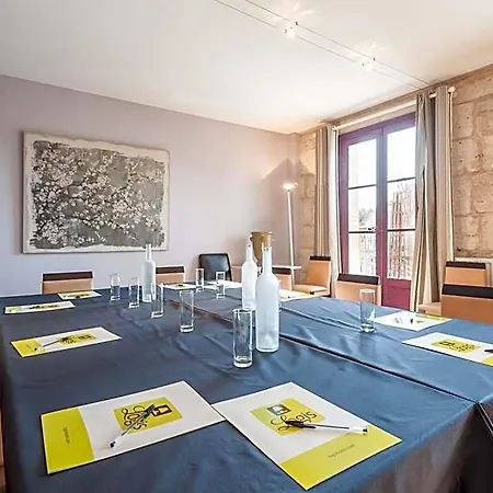 Logis Les Glycines Szálloda Mellé