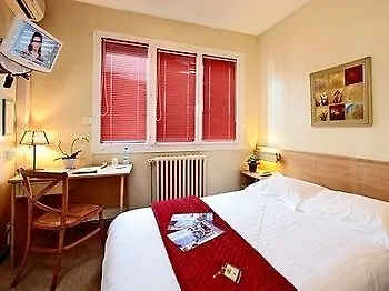 Logis Les Glycines 2* Mellé