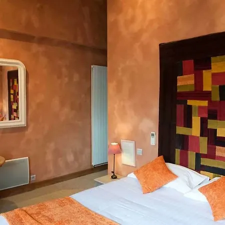 Hotel Logis Les Glycines 2*