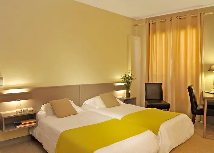 Logis Les Glycines 2* Mellé