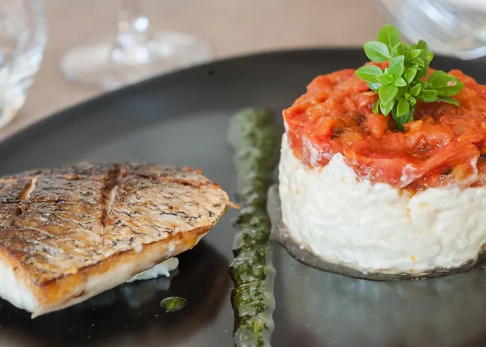 Logis Les Glycines Hotel Mellé