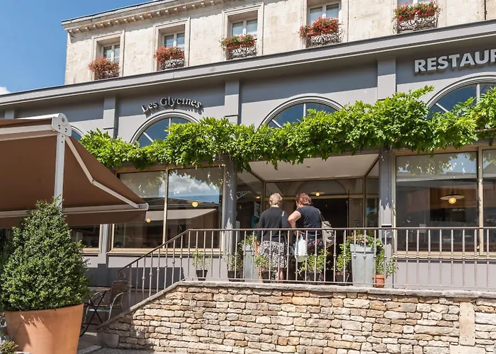 Logis Les Glycines Hotel Mellé